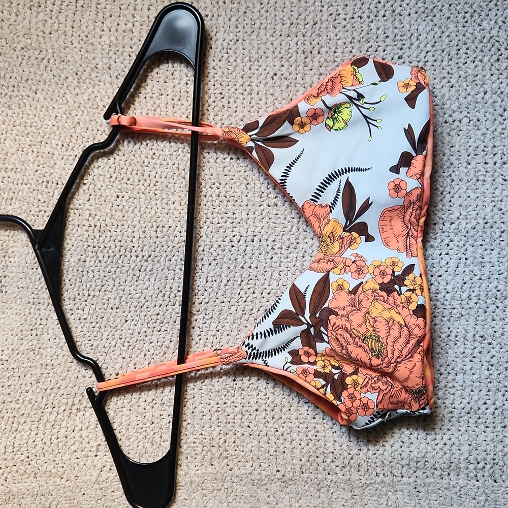 Maaji reversible bikini top. Size S